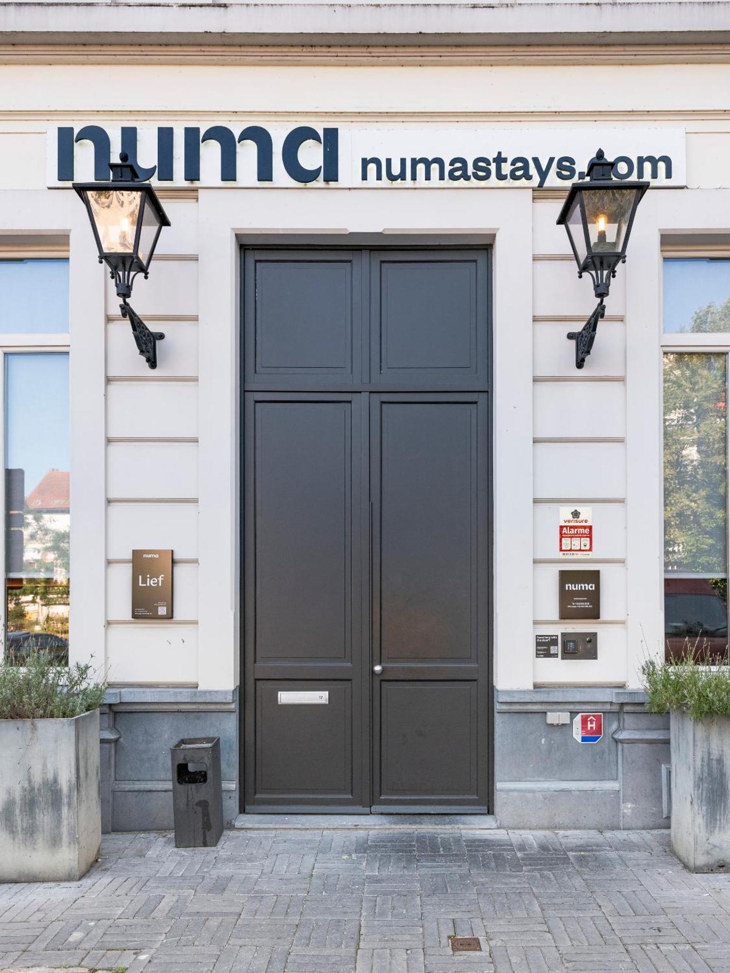 Numa L Lief Aparthotel Bryssel Exteriör bild